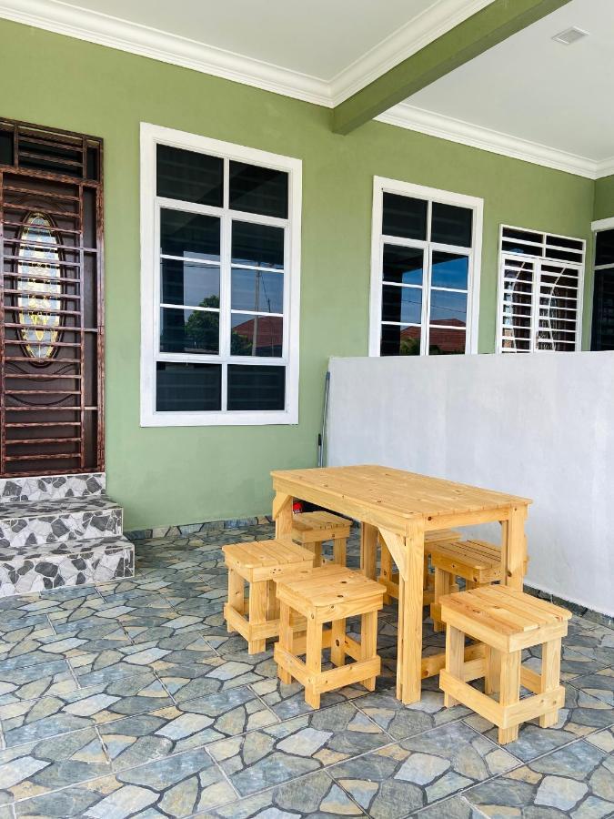 De Jara Guesthouse Dungun For Malay Εξωτερικό φωτογραφία